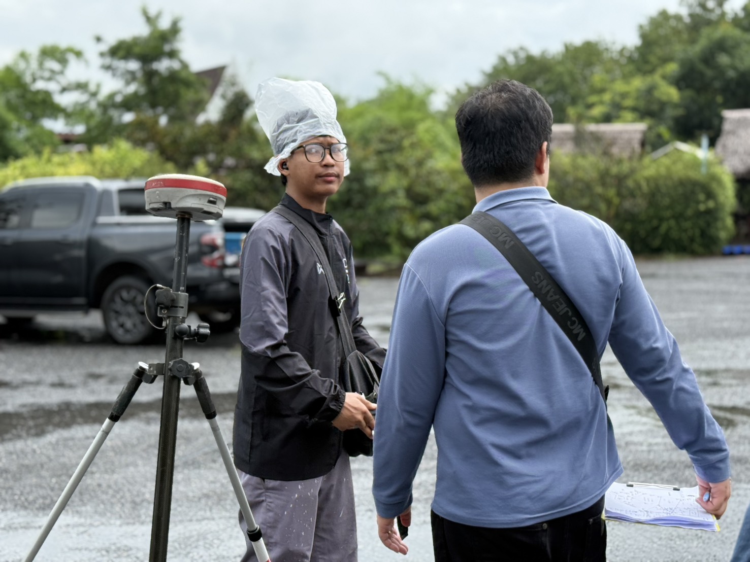 title - วันที่ 7 กรกฎาคม 2569 นายวิทูล ประดิษฐบุญ ปฏิรูปที่ดินจังหวัดปราจีนบุรี พร้อมด้วย เจ้าหน้าที่ ส.ป.ก.ปราจีนบุรี ลงพื้นที่ตรวจสอบ การขออนุญาตใช้วัดพุทธสถานทรัพยากรสวนป่านาดี